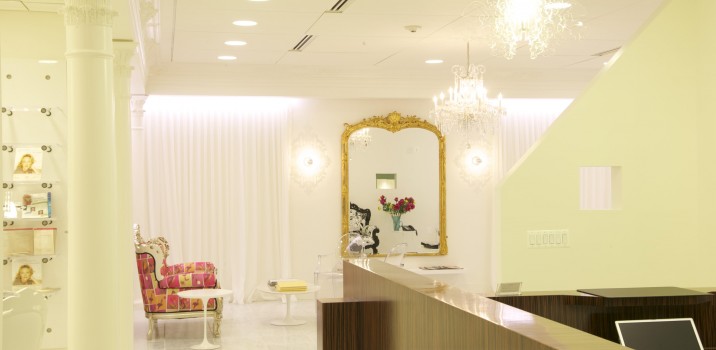 Photo of the reception area of the CosmeticSurg office